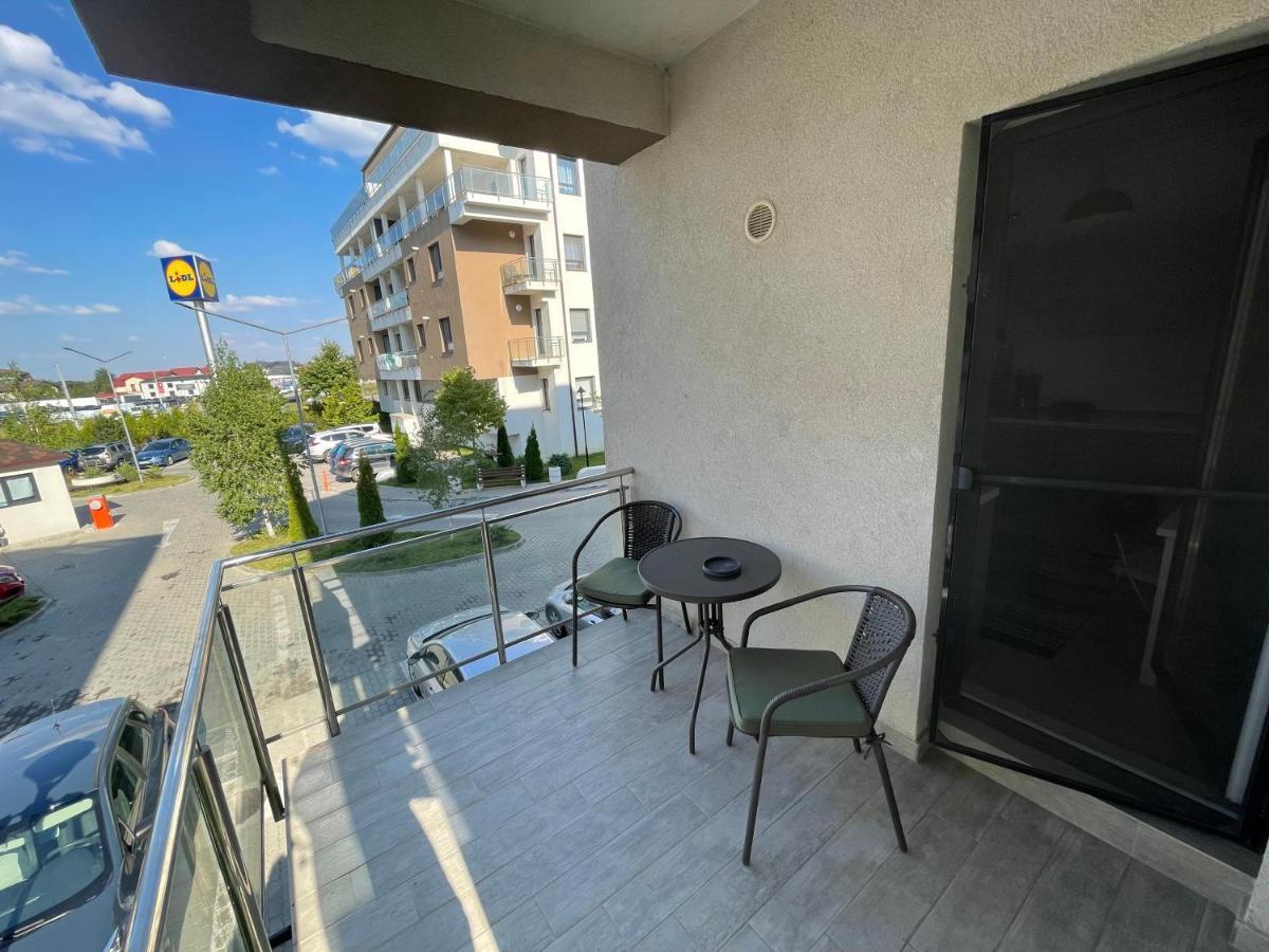 Toscana Apartments Отопень Екстер'єр фото