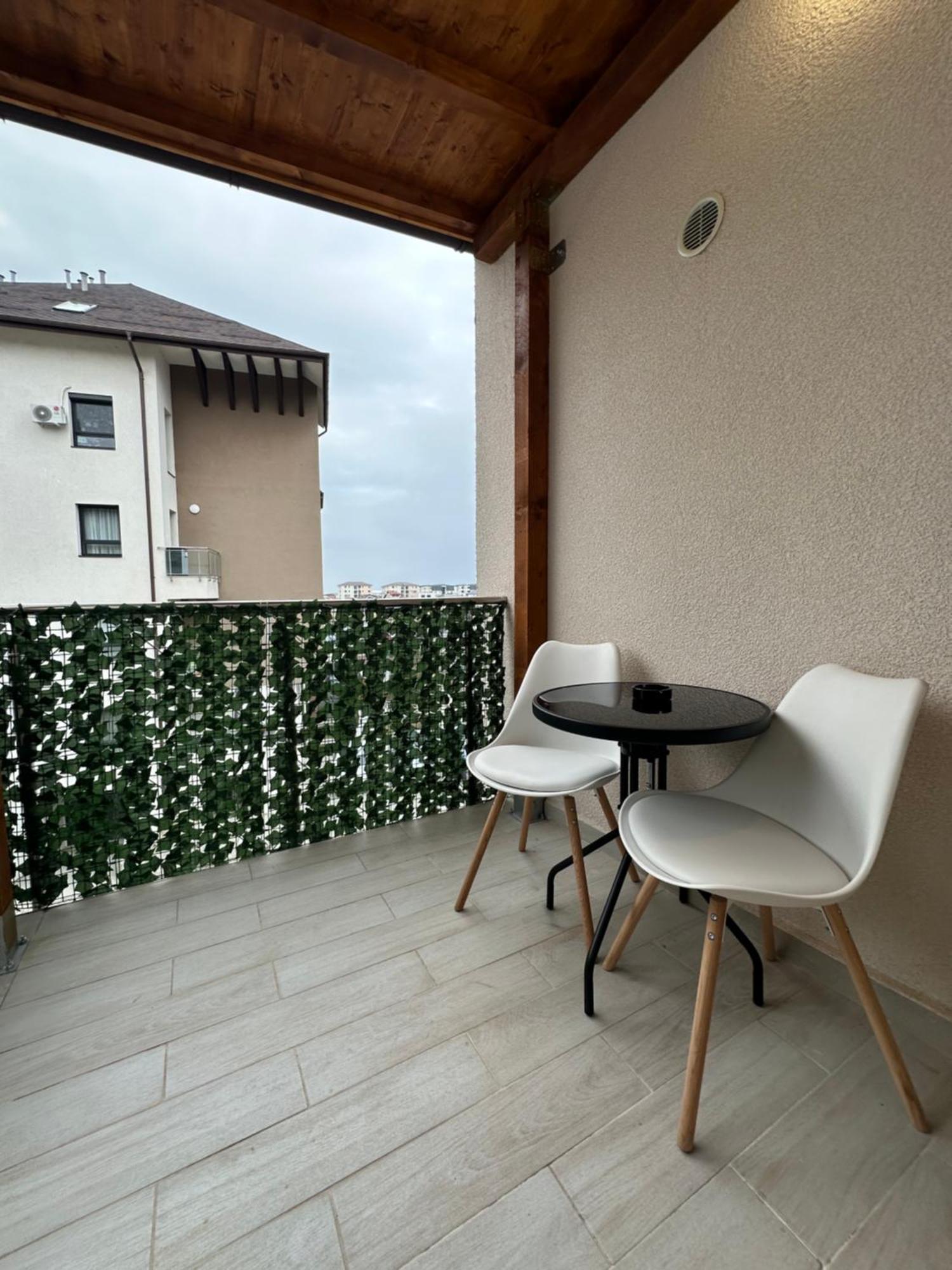 Toscana Apartments Отопень Екстер'єр фото