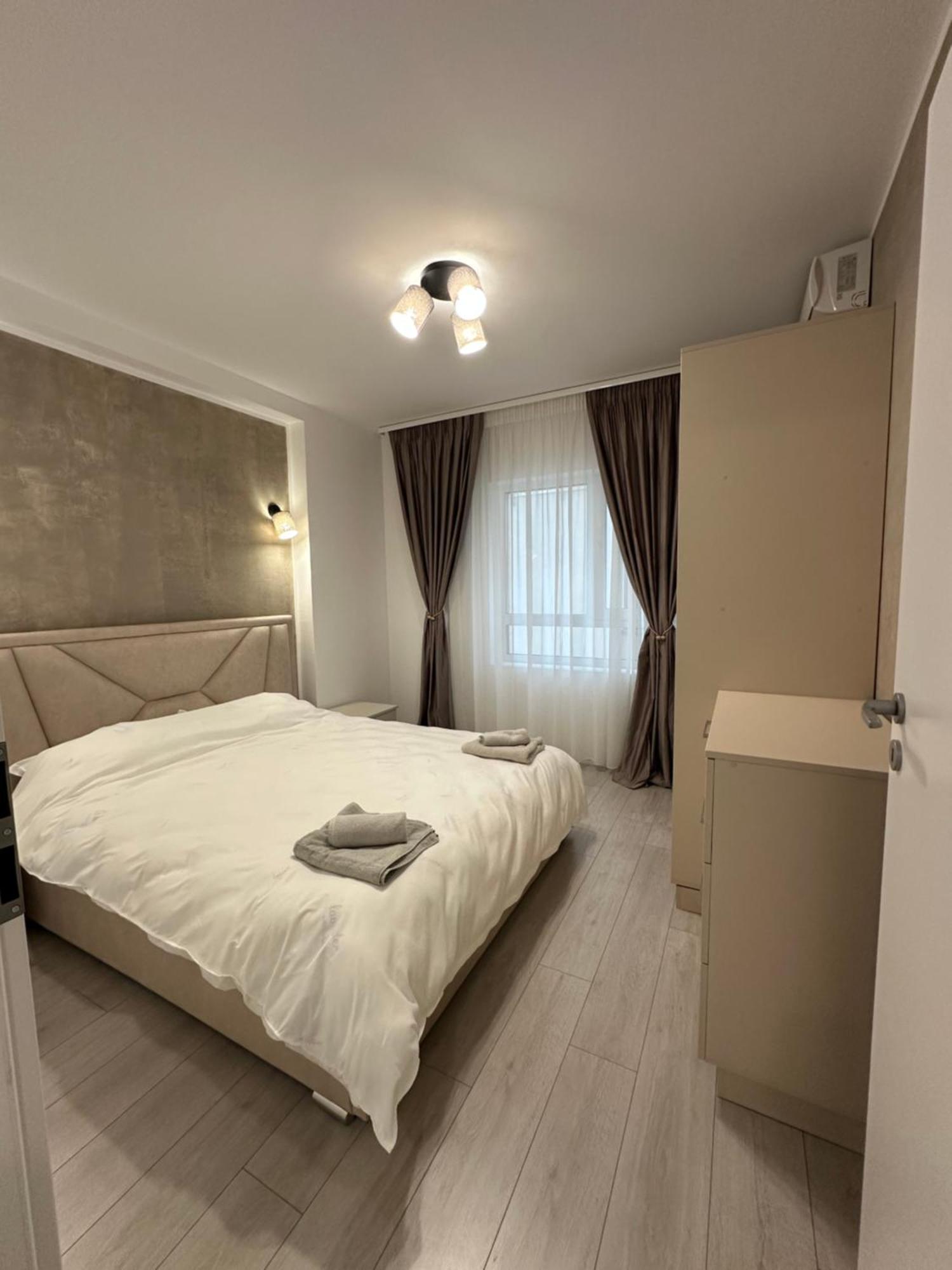 Toscana Apartments Отопень Екстер'єр фото