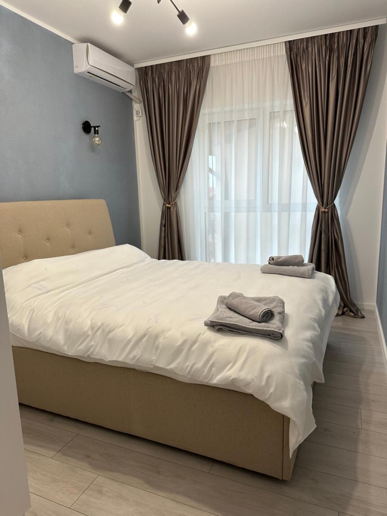 Toscana Apartments Отопень Екстер'єр фото