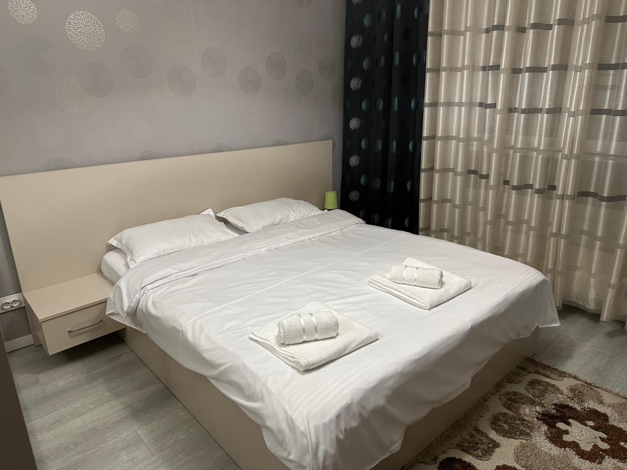 Toscana Apartments Отопень Екстер'єр фото